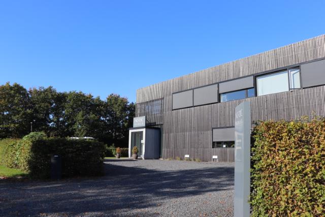 Ny investering i Silkeborg: Stabil erhvervsejendom med 10-årig lejekontrakt og solidt afkast